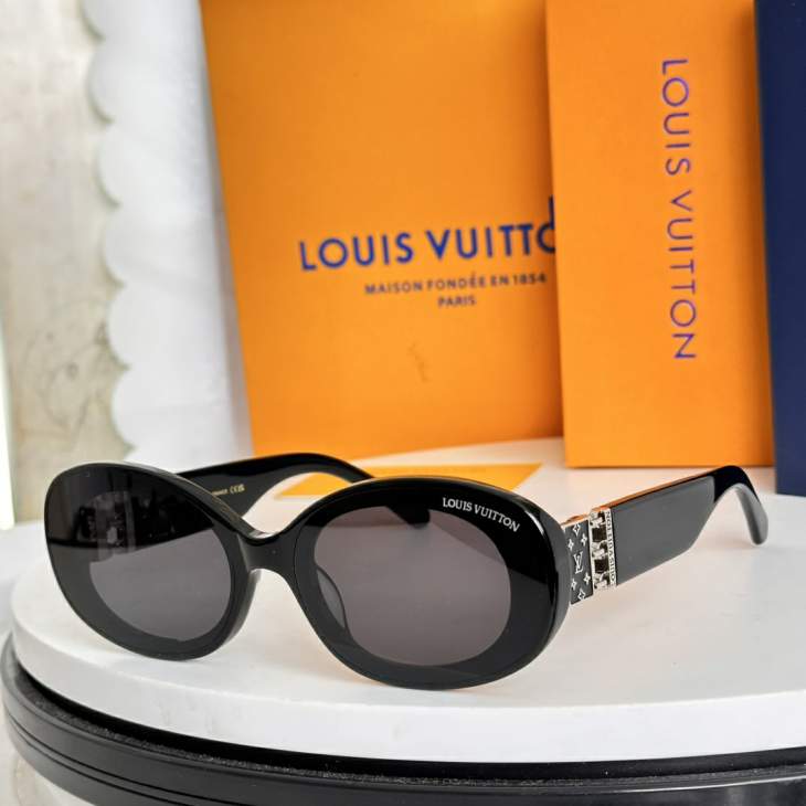 Picture of Louis Vuitton Sunglasses _SKUfw76365273fw